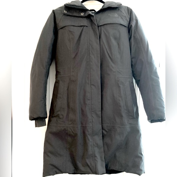 The North FaceWomen’s Arctic Parka with faux fir hood gray